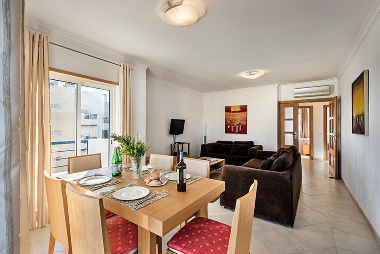 Apartamento Whyler タヴィラ エクステリア 写真