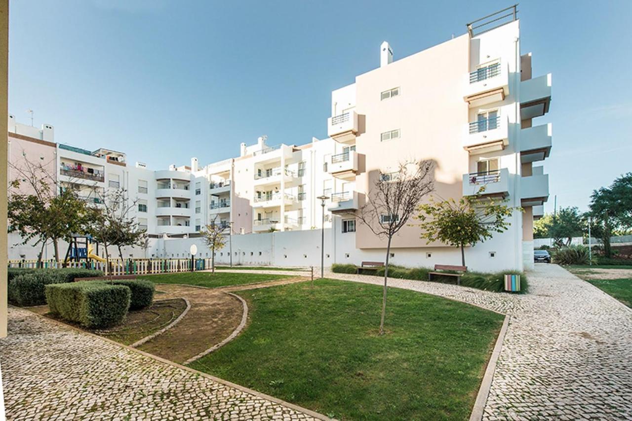 Apartamento Whyler タヴィラ エクステリア 写真